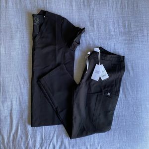 NWT Figs Women’s Scrub Set